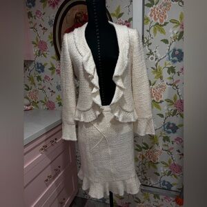 Ginkoo 2 piece. 
Blazer and skirt.